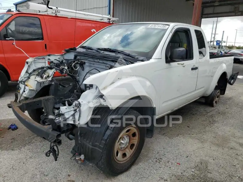 2017 Nissan FRONTIER фото