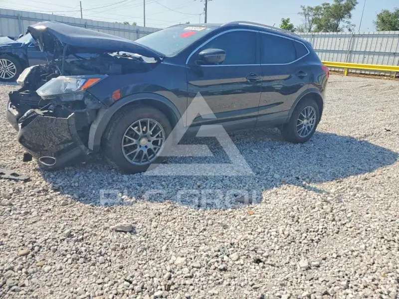 2017 Nissan ROGUE photo