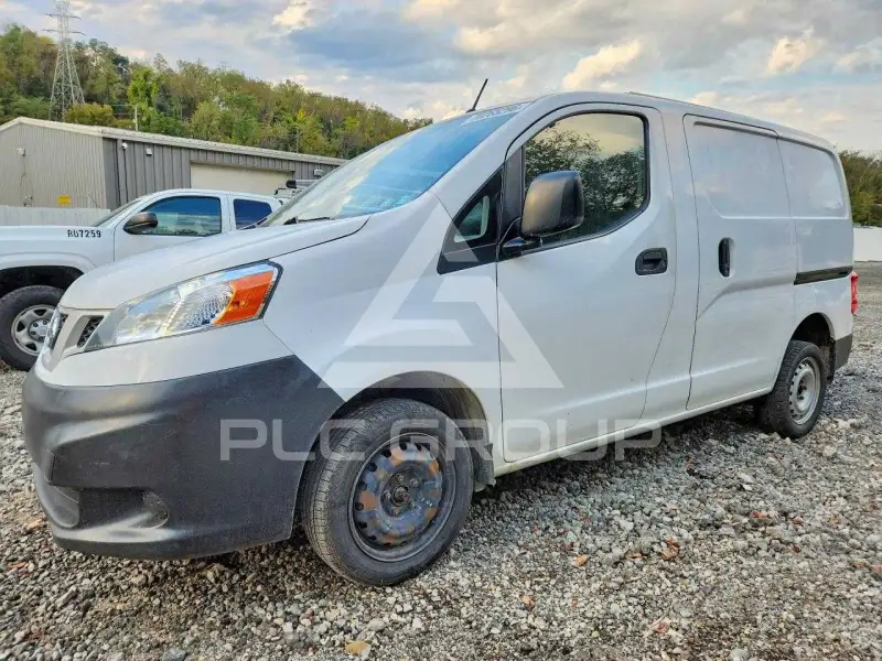 2017 Nissan NV photo