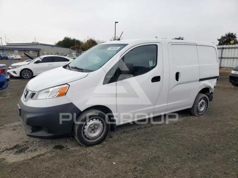 2017 Nissan NV photo