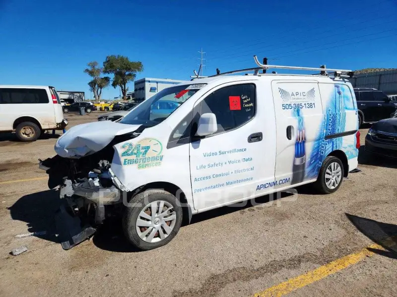 2017 Nissan NV фото