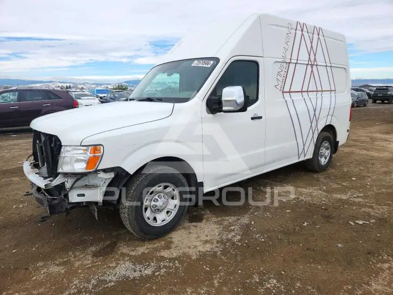 2017 Nissan NV photo
