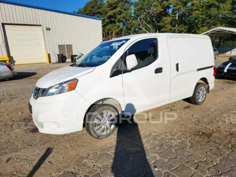 2017 Nissan NV photo