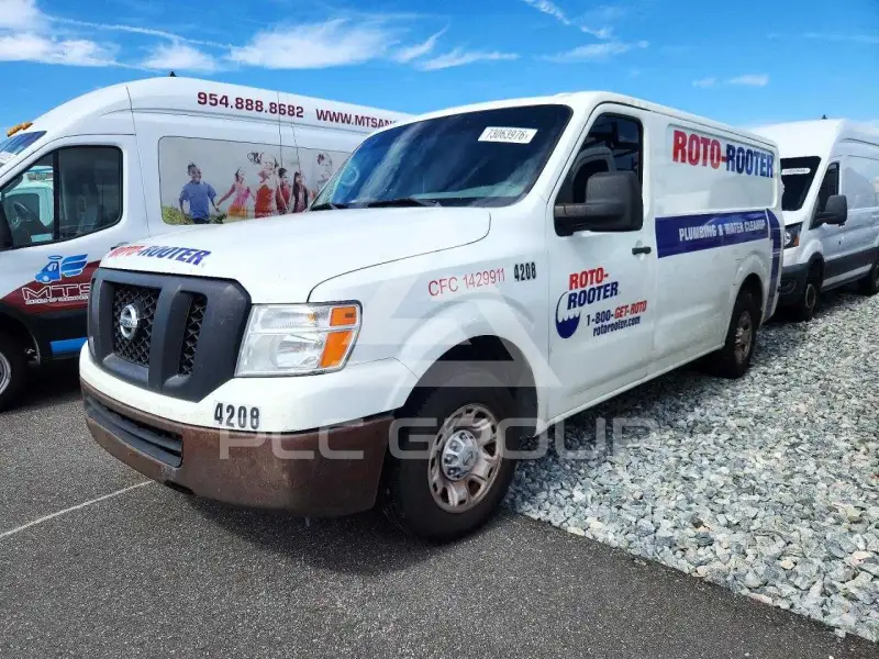 2017 Nissan NV фото