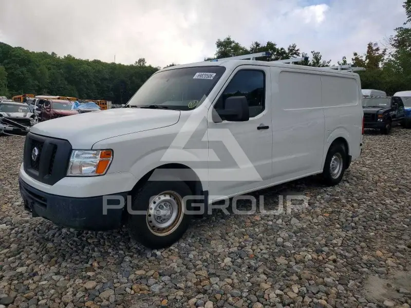 2017 Nissan NV photo