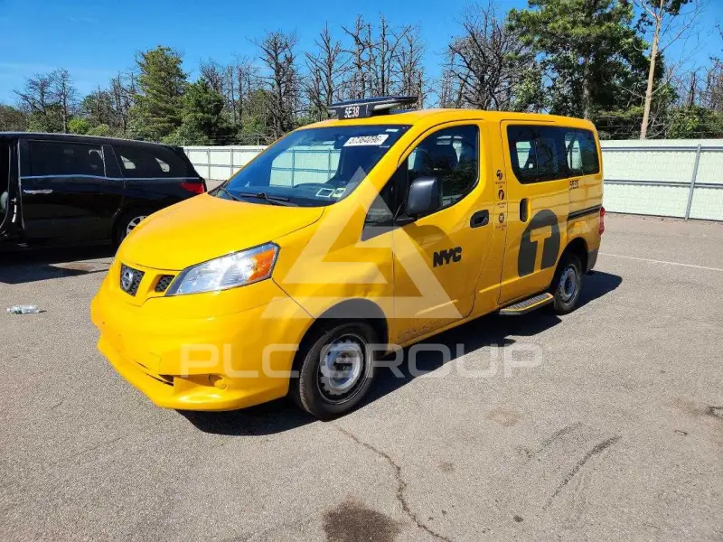 2017 Nissan NV фото