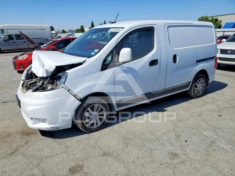 2017 Nissan NV 200 photo