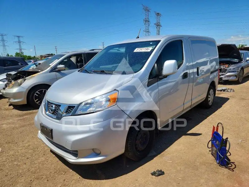 2017 Nissan NV 200 photo