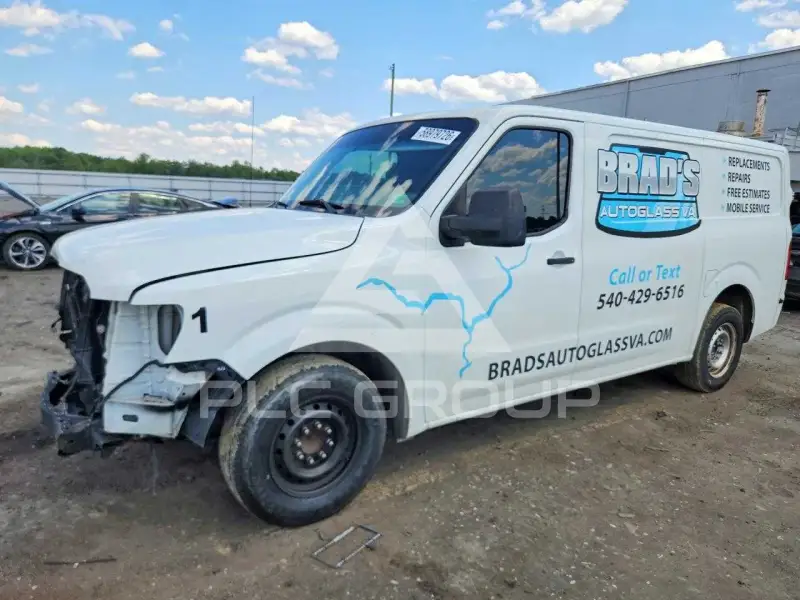 2017 Nissan NV photo