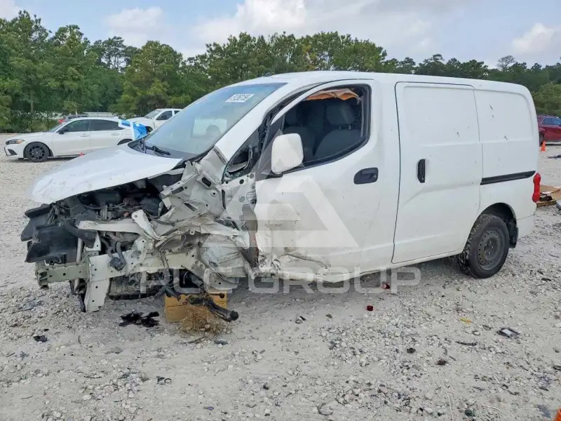 2017 Nissan NV 200 photo