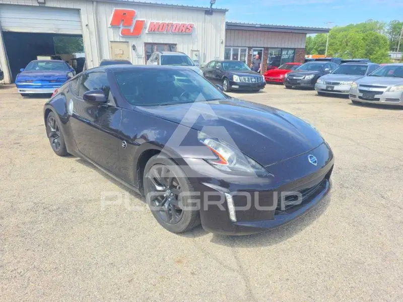 2017 Nissan 370Z фото