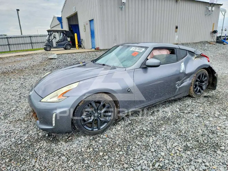 2017 Nissan 370Z photo