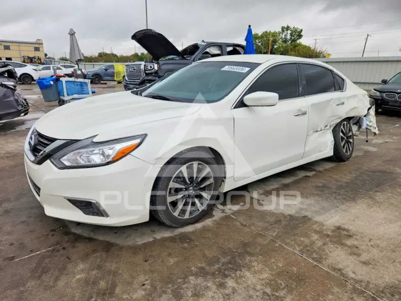 2017 Nissan ALTIMA фото