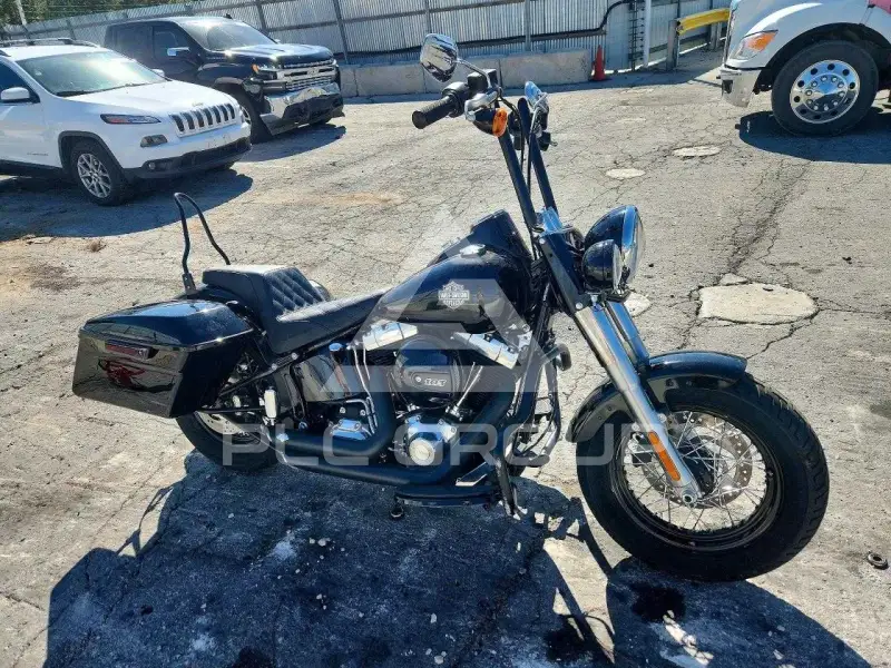 2017 Harley-Davidson FL photo