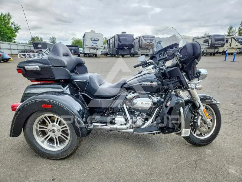 2017 Harley-Davidson FL фото