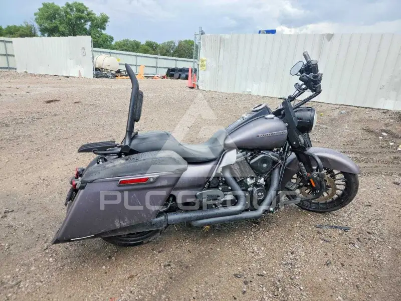2017 Harley-Davidson FL photo