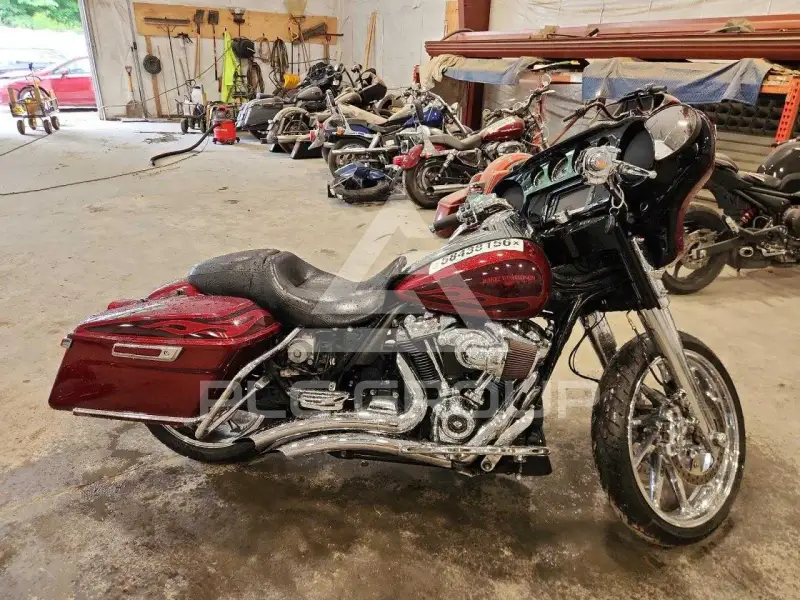 2017 Harley-Davidson FLHX фото
