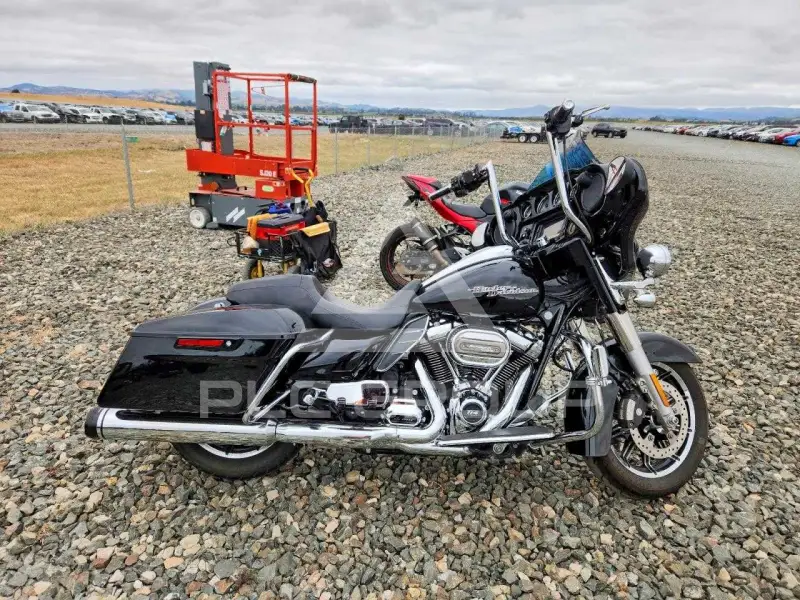 2017 Harley-Davidson FL фото