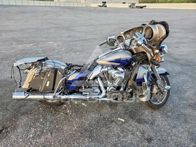 2017 Harley-Davidson FLSE фото