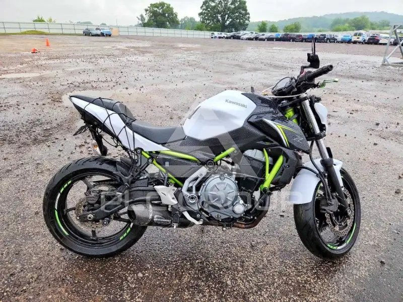 2017 Kawasaki Ninja650 VIN: JKAEREG13HDA01183 из США - PLC Group