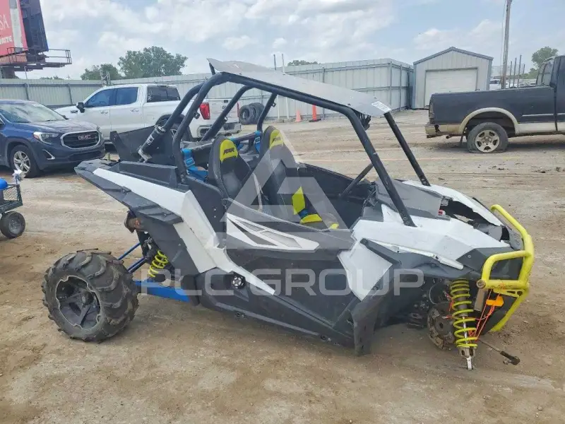 2017 Polaris Rzr photo