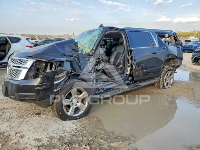 2017 Chevrolet Suburan photo