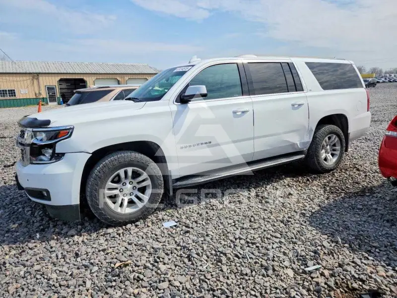 2017 Chevrolet Suburan photo