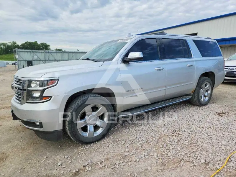 2017 Chevrolet Suburan photo