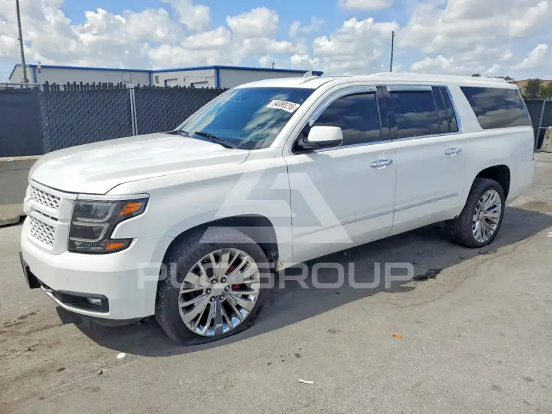 2017 Chevrolet Suburan photo
