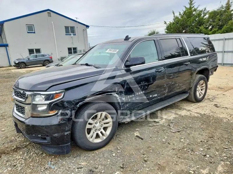 2017 Chevrolet Suburan photo