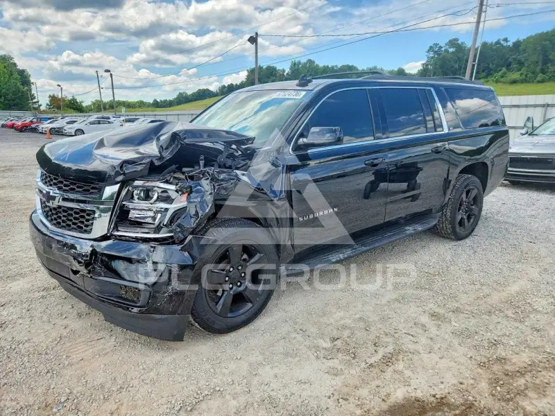 2017 Chevrolet Suburan photo