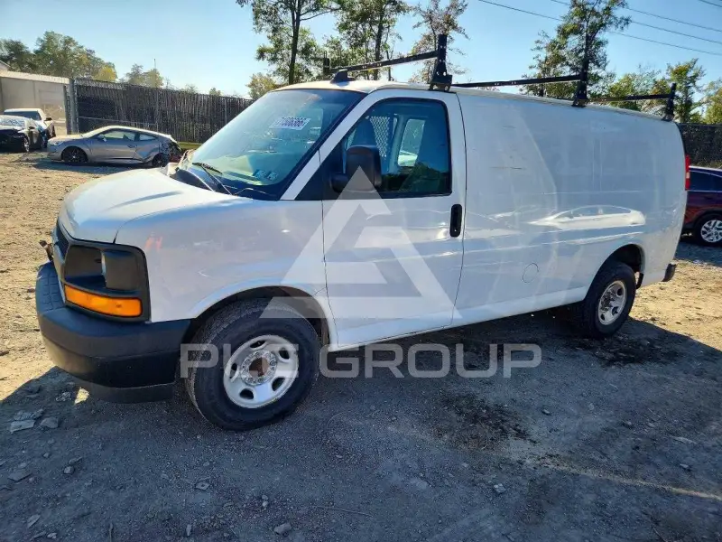 2017 Chevrolet Express фото
