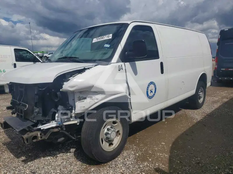 2017 Chevrolet Express photo