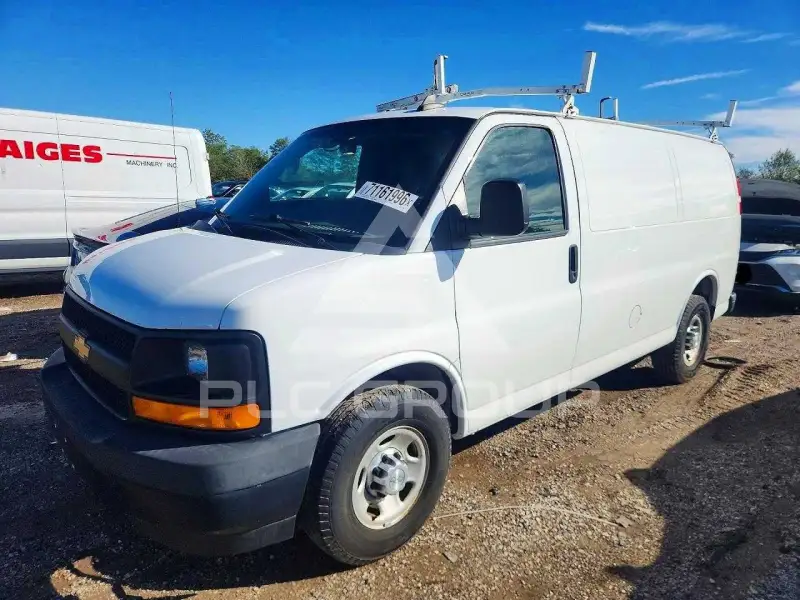 2017 Chevrolet Express фото