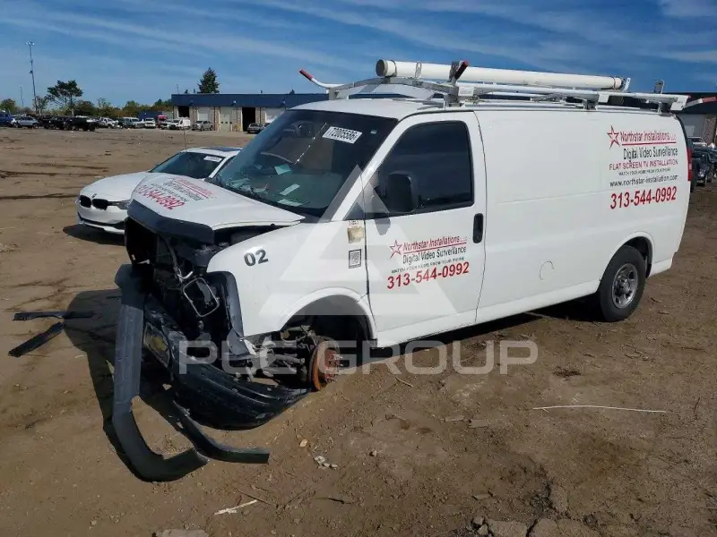 2017 Chevrolet Express photo