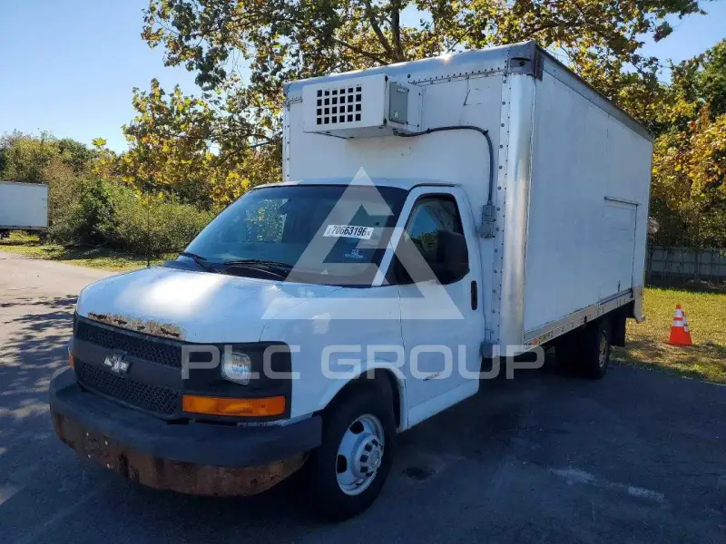 2017 Chevrolet Express photo