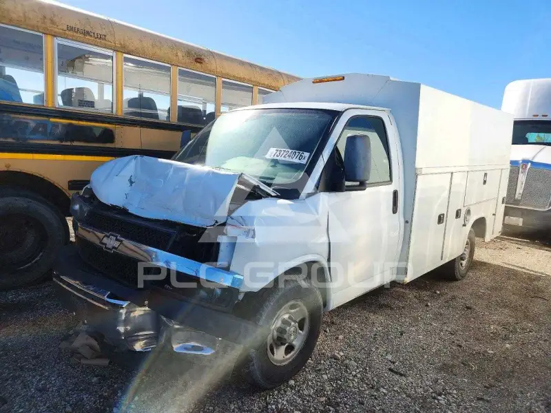 2017 Chevrolet Express фото