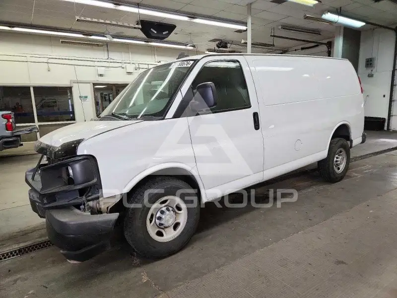 2017 Chevrolet Express фото