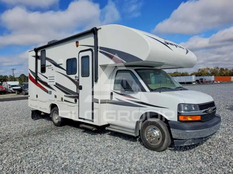 2017 Chevrolet Express фото