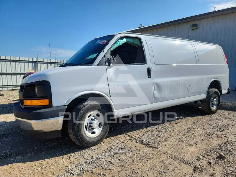 2017 Chevrolet Express фото