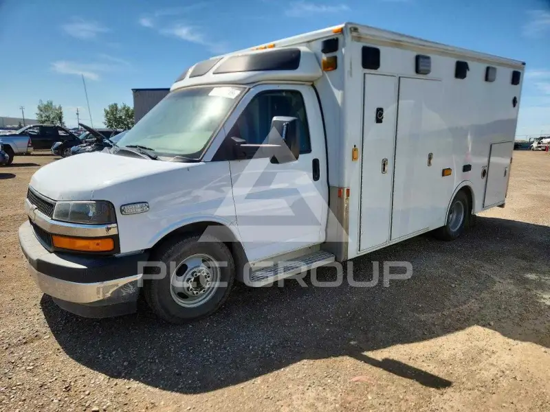 2017 Chevrolet Express photo