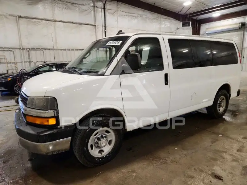 2017 Chevrolet Express photo