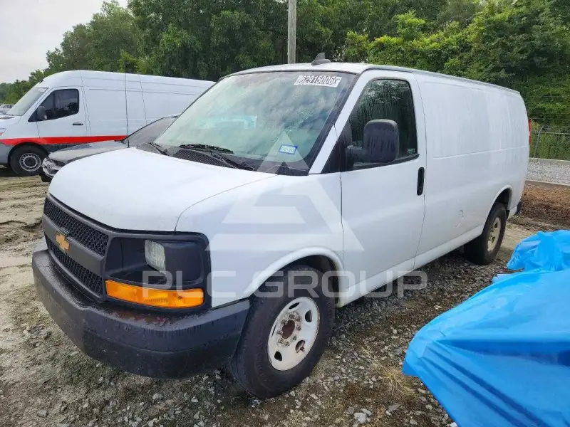 2017 Chevrolet Express photo