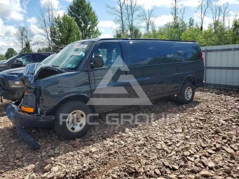 2017 Chevrolet Express photo