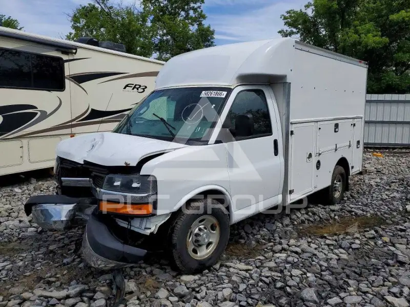 2017 Chevrolet Express photo