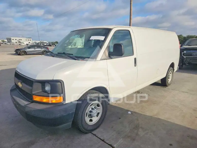 2017 Chevrolet Express photo