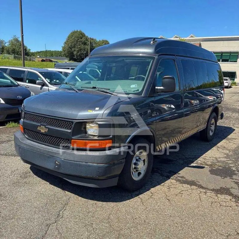 2017 Chevrolet Express фото