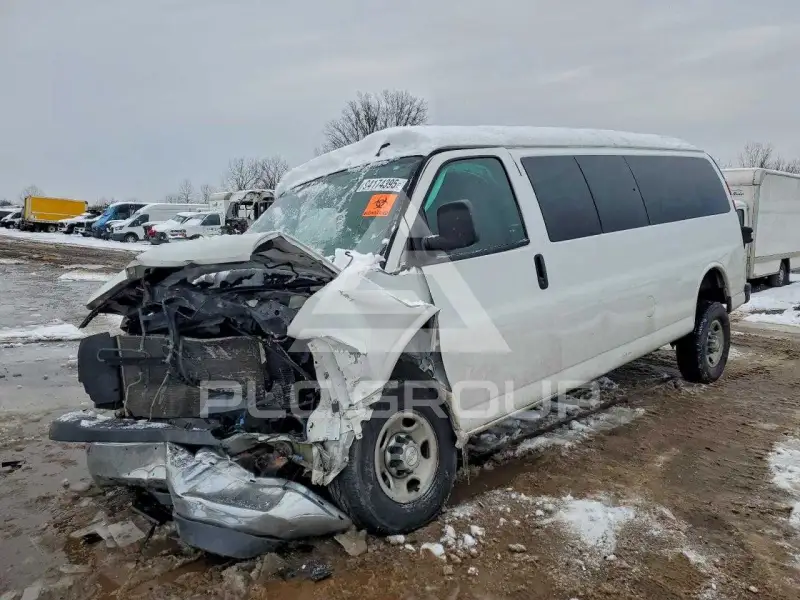 2017 Chevrolet Express photo