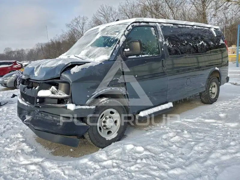 2017 Chevrolet Express photo
