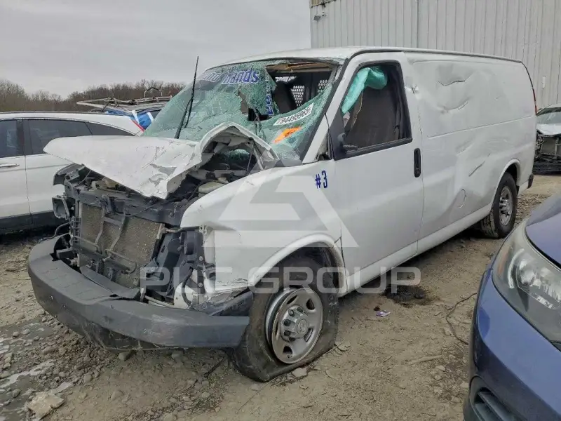2017 Chevrolet Express фото